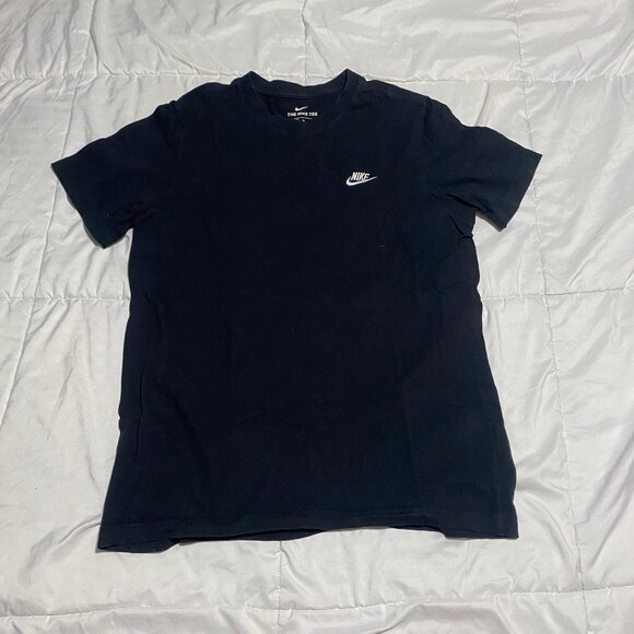 Nike - Basic Tee - Picture 1 of 1